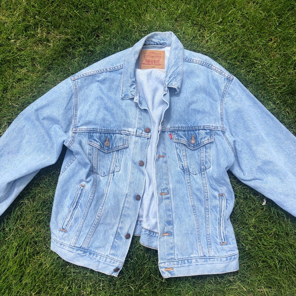 Levi’s Denim Jacket (L)